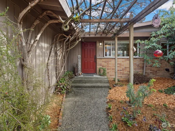 2562 155th Avenue SE, Bellevue, WA 98007