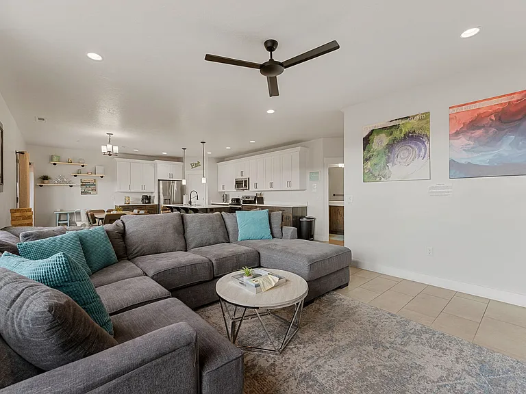 466 N Ventura Ln #47 — Photo 5