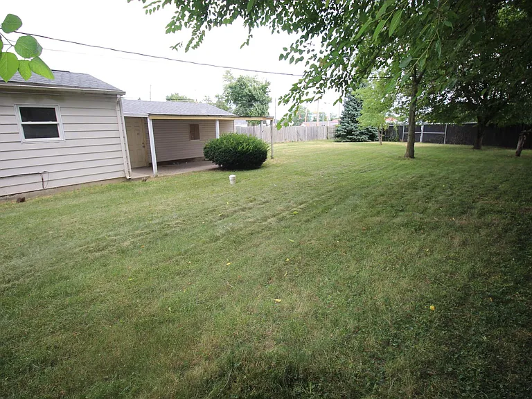 1229 Southlea Dr — Photo 10
