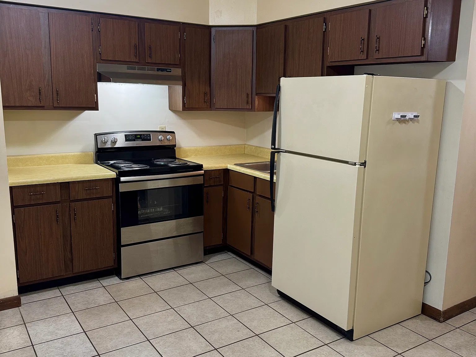 2 bed, 1.5 bath, 1000 sqft, $700 — Photo 2