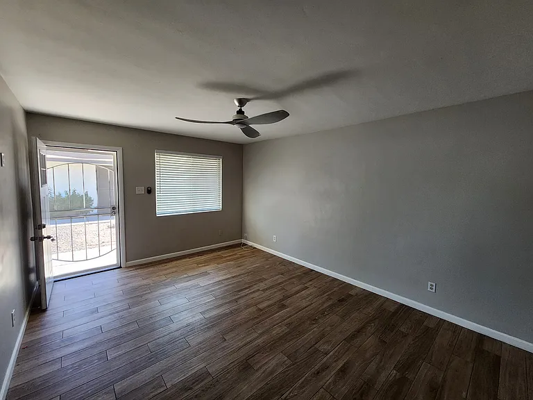 3623 E Verde Ln #1 — Photo 4