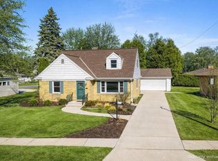 2014 Markham St, Manitowoc, WI 54220