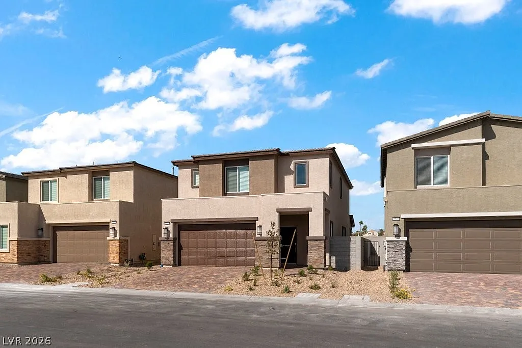 4 bed, 3.0 bath, 2270 sqft, $2,600 — Photo 2