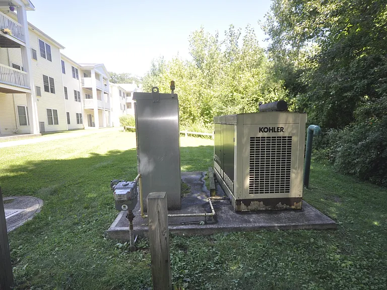 Stonington Estates Apartments — Photo 15