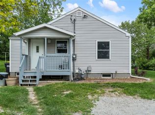 6706 Tower Terrace Rd, Cedar Rapids, IA 52411