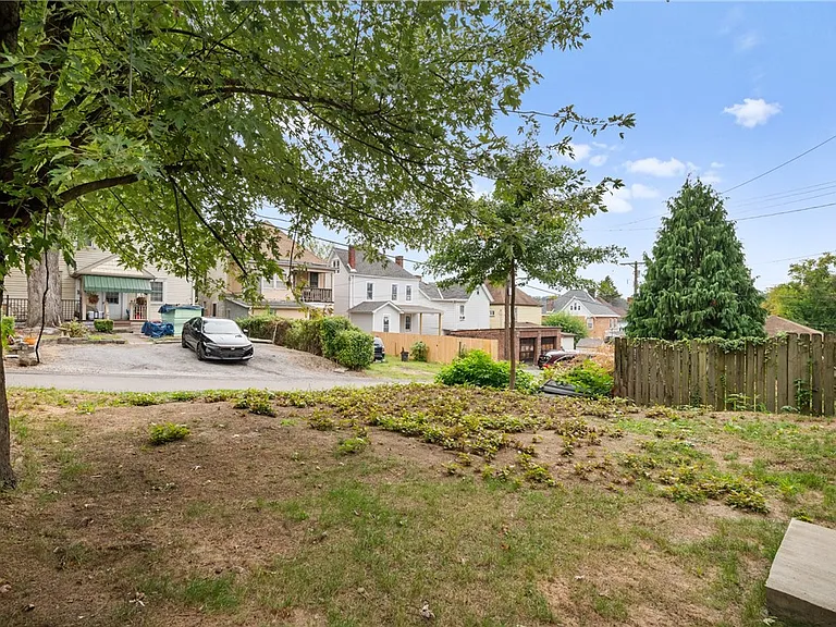 218 Fisk Ave — Photo 22