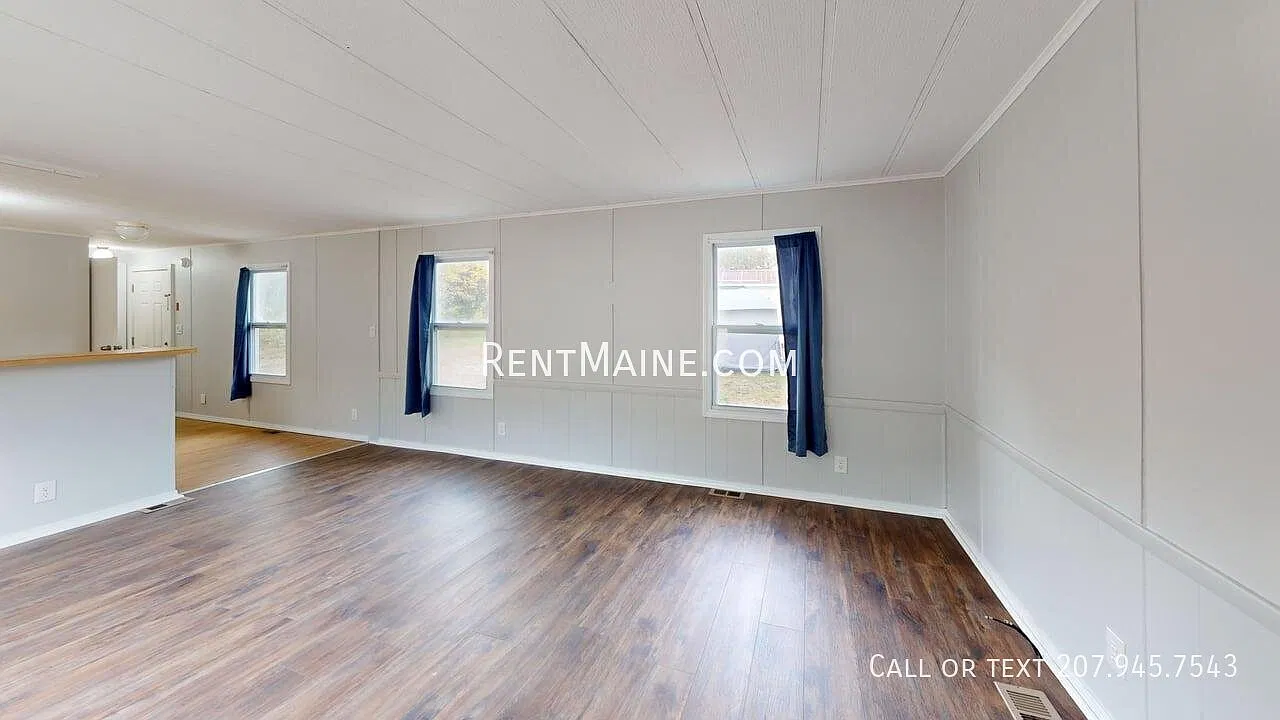 3 bed, 1003 sqft, $1,300 — Photo 4