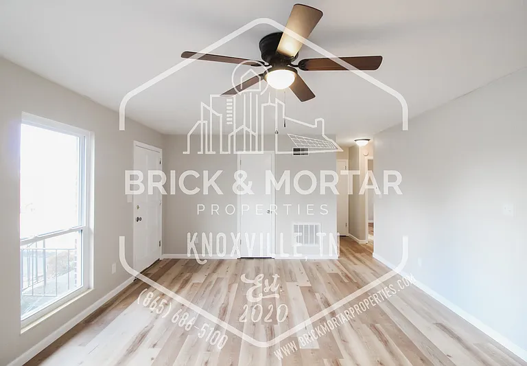 513 S Cedar St — Photo 3