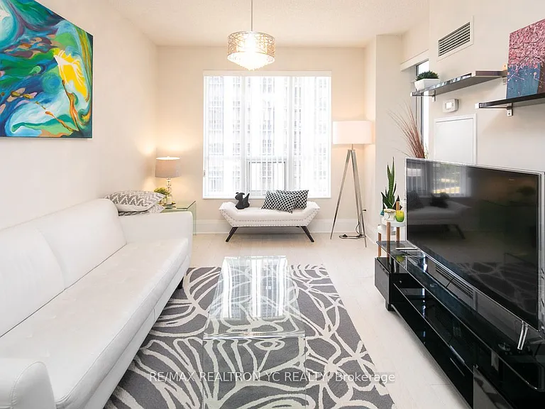 100 Harrison Garden Blvd #908 — Photo 2