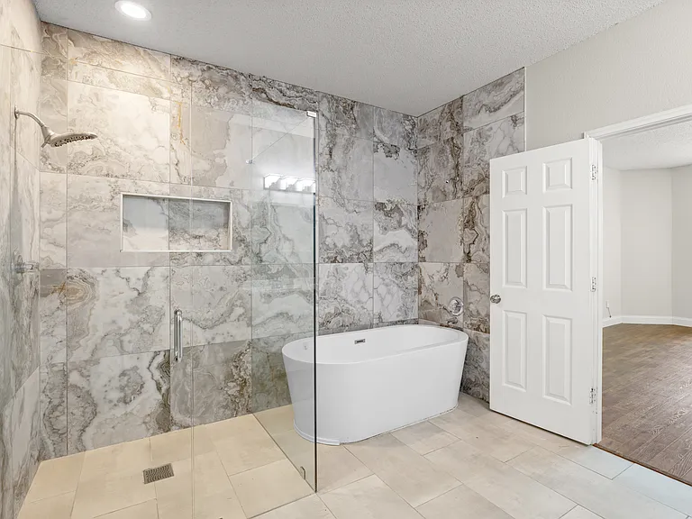 2318 Hillgrove Ct — Photo 19