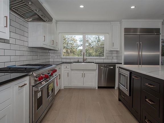 2nd image of 2101 Canterbury Dr