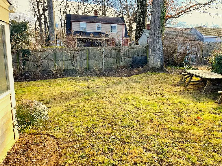115 Whitmoor Ter — Photo 15