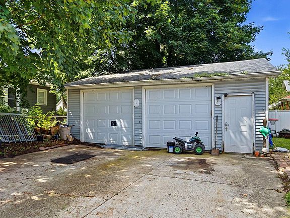 5th image of 295 E George St