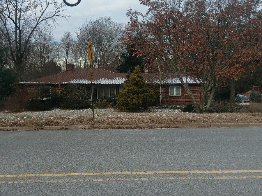 1st image of 277 Mountain Ave