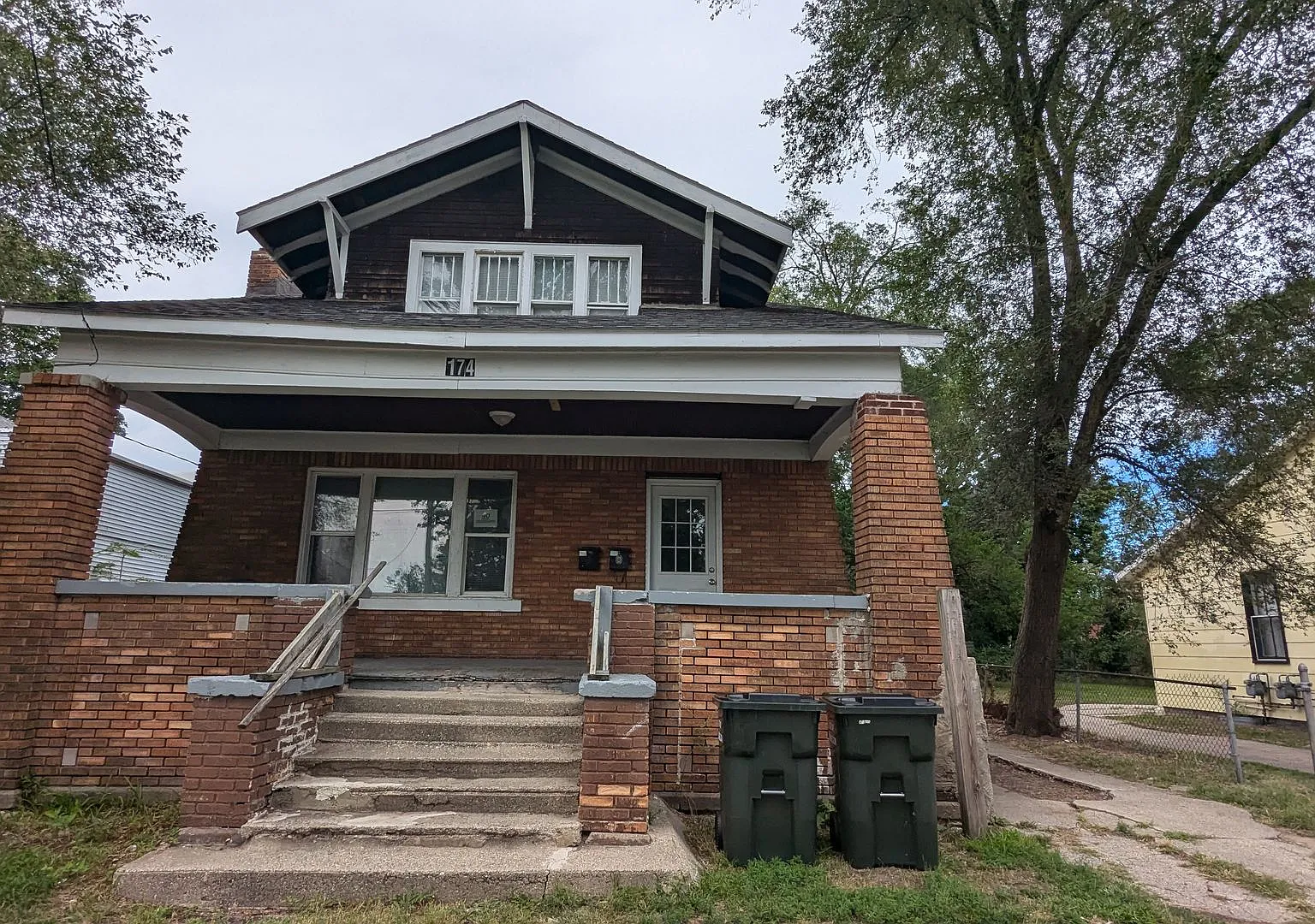174 E Isabella Avenue — Photo 1