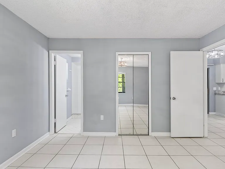 1205 S Flagler Ave — Photo 26