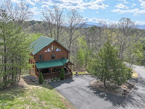 2nd image of 1420 Zachary Thomas Ln