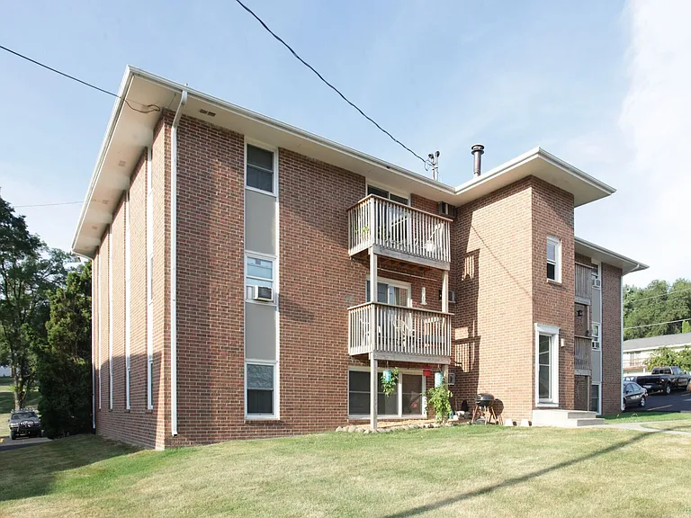 4171 E University Ave #4 — Photo 1