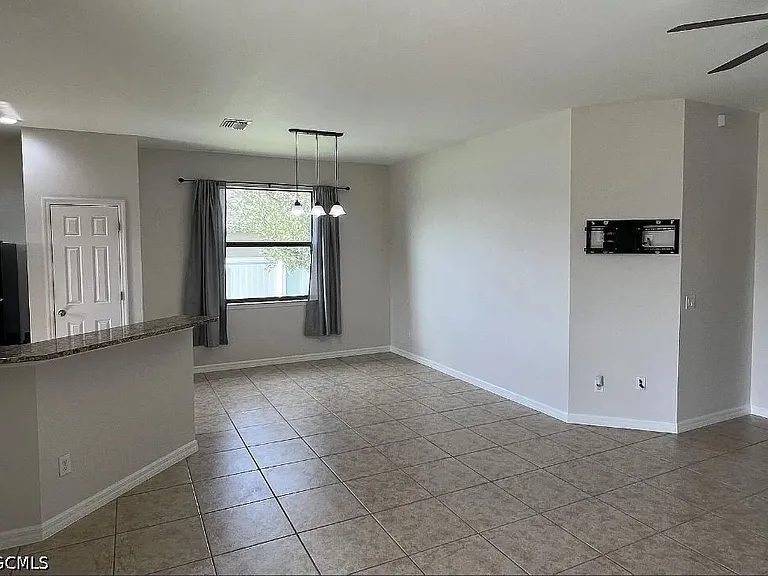 511 NE 19th Place Cpe — Photo 5