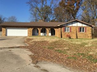 205 W Martha Dr, Chaffee, MO 63740