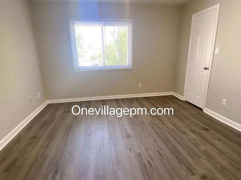 2416 Moran St — Photo 10