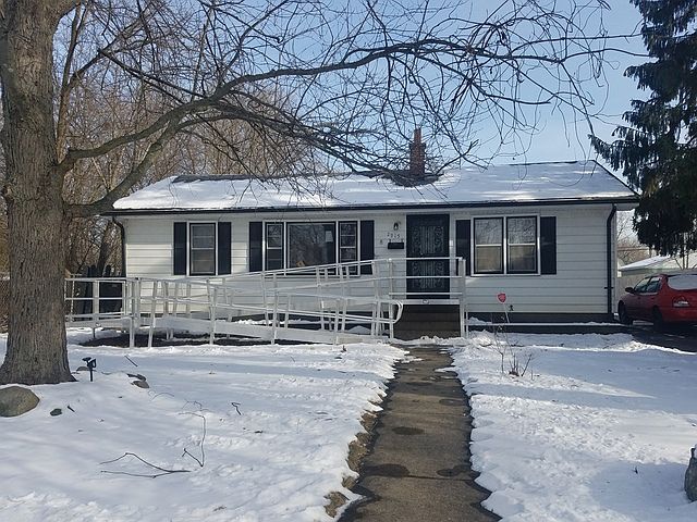 1st image of 2915 Ezra Ave
