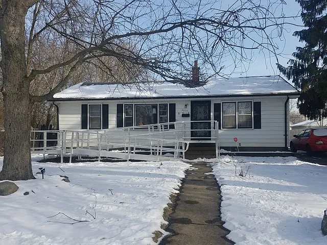 2915 Ezra Ave photo 1