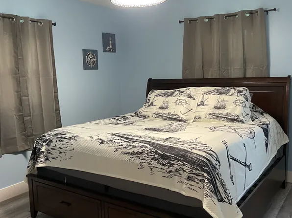 9398 110th St, Seminole, FL 33772