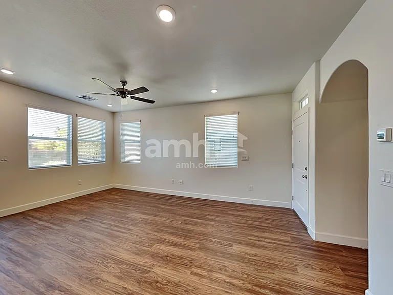 1506 Garden Swing Ave — Photo 7