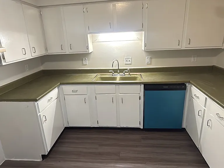 1083 Harold Dr #1 — Photo 2