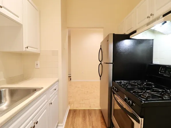 168 Coles Street image 9 of 12