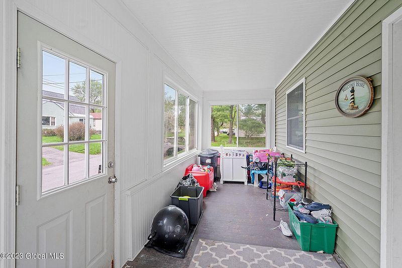 5th image of 426 Stanford Avenue
