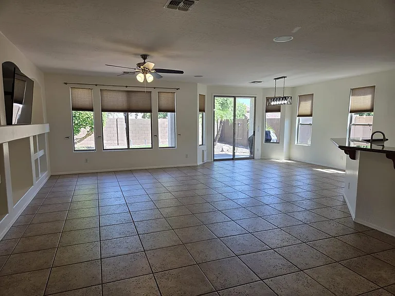 1828 E Beverly Rd — Photo 25