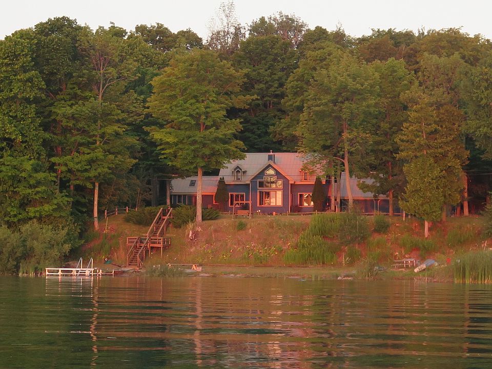 1st image of 416 S Shore Dr