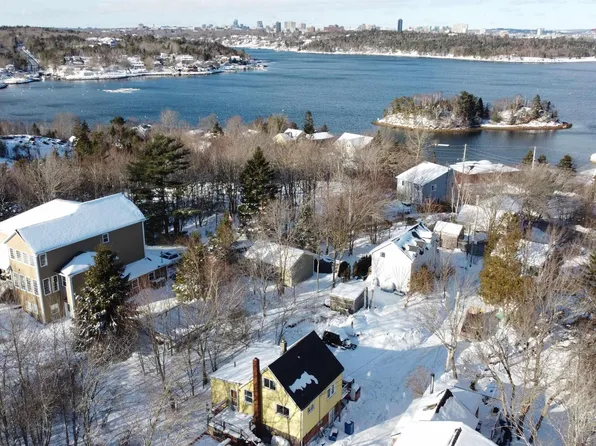 23 Military Rd, Halifax, NS B3P 0K3