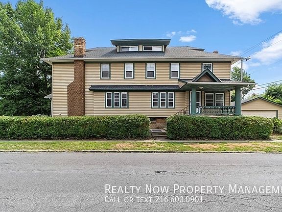2nd image of 2037 Cottage Grove Dr