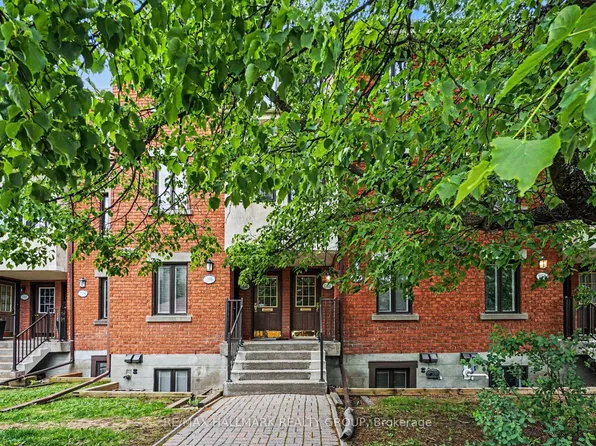 1102 Blasdell Ave, Ottawa, ON K1K 0C3