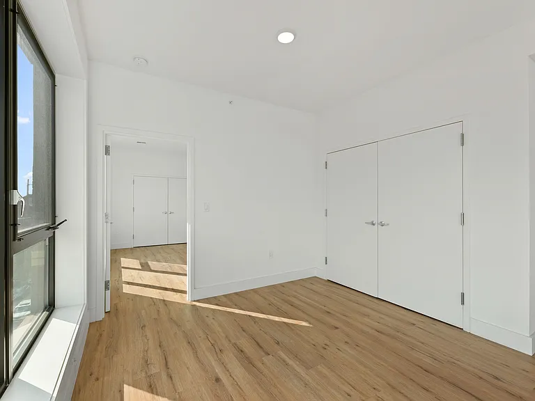 28 Vroom St #301 — Photo 8