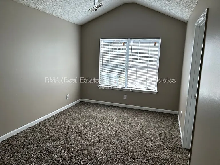 1840 Carrington Dr — Photo 7
