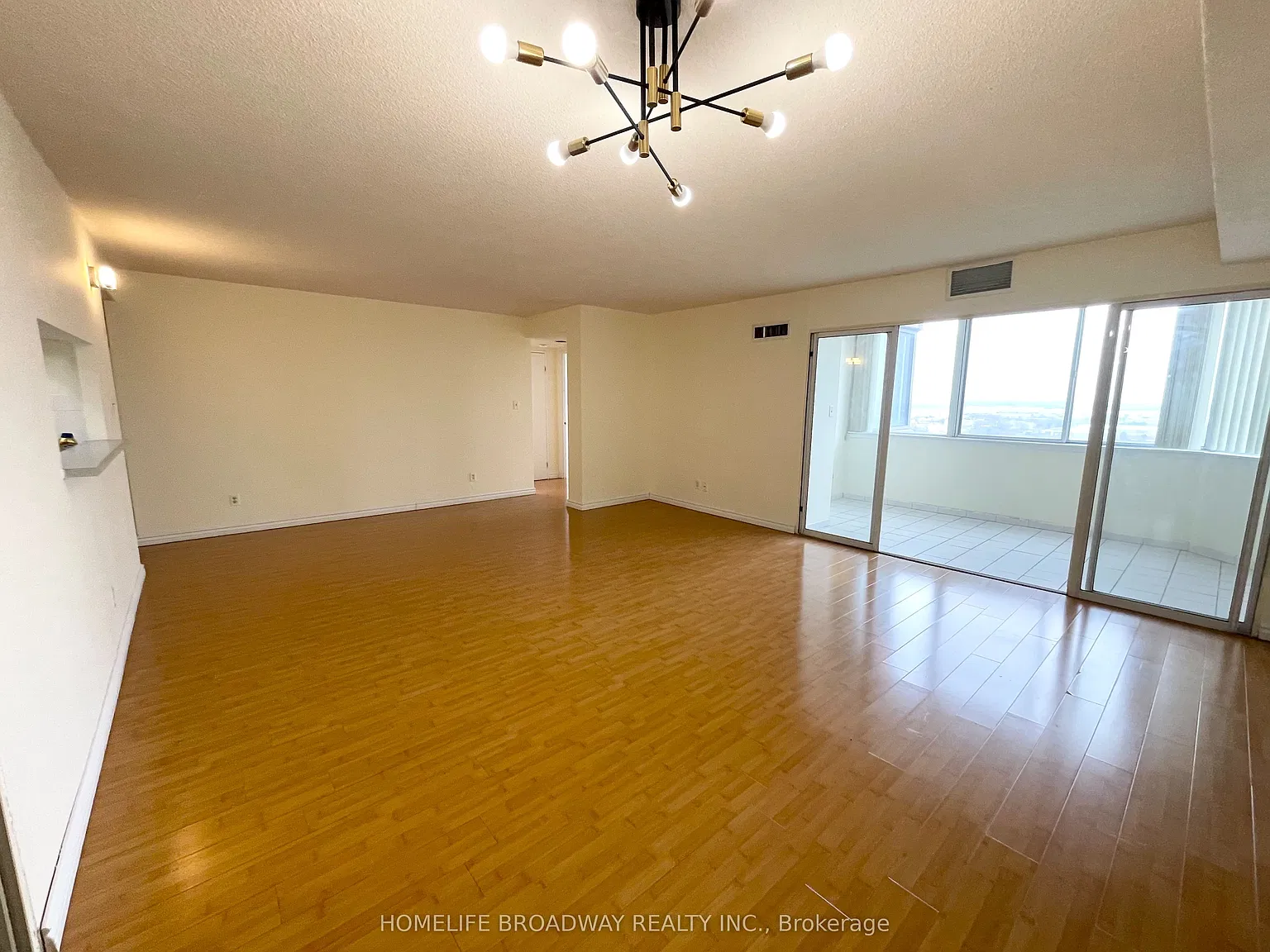 3 bed, $2,750 — Photo 2