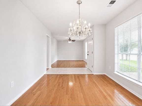 5th image of 12035 Barrett Brae Dr