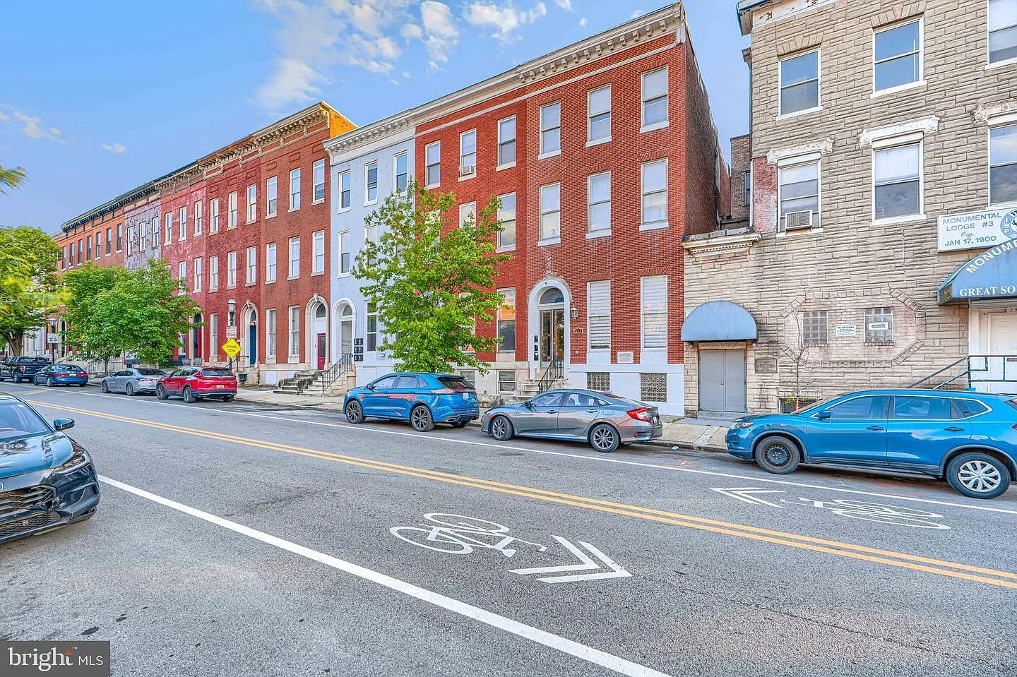 2 bed, 800 sqft, $1,600 — Photo 1