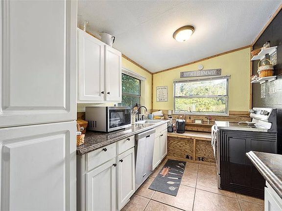 4th image of 11410 SE 59th Ter