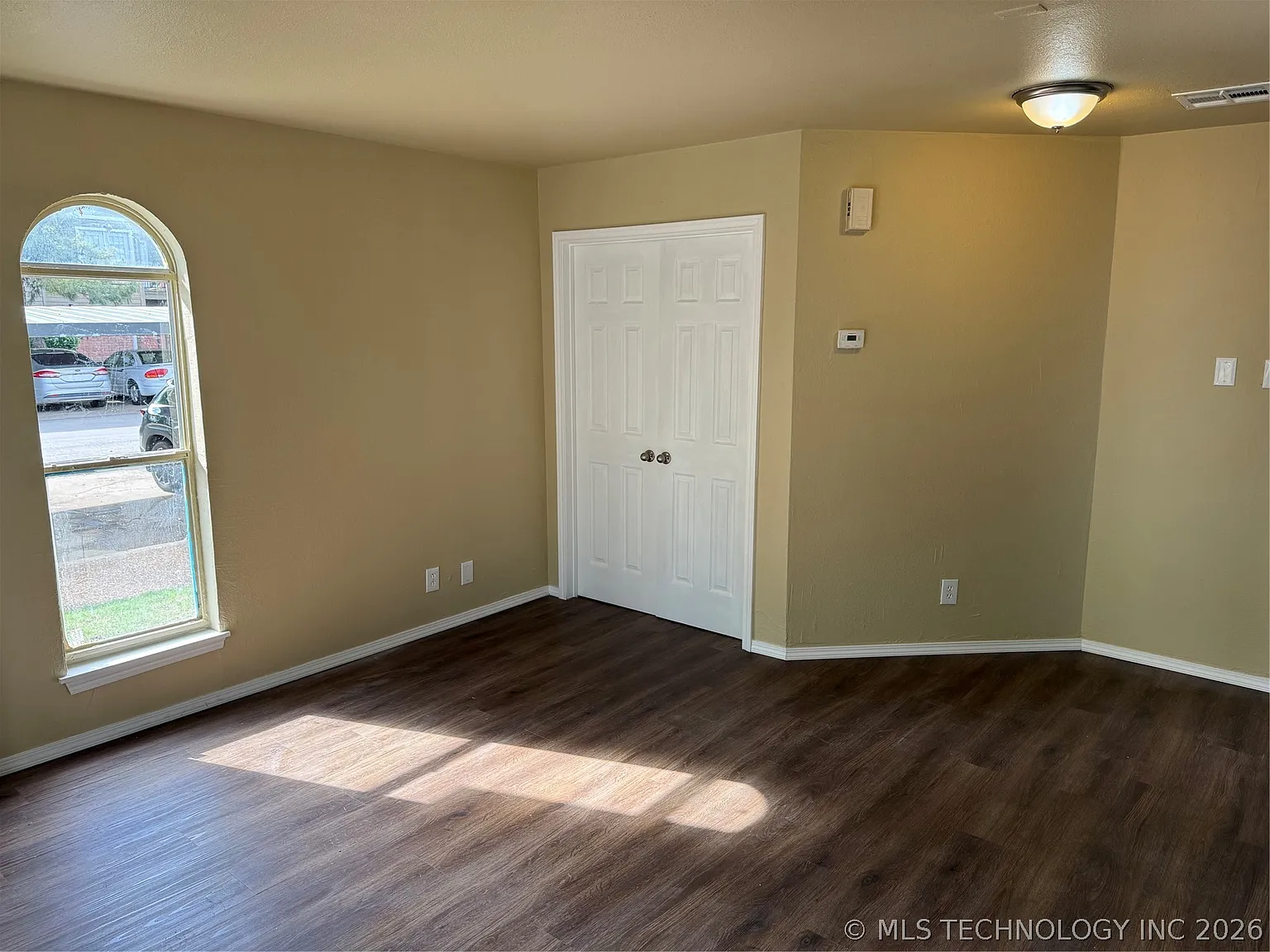 1 bed, 1.0 bath, 562 sqft, $950 — Photo 4