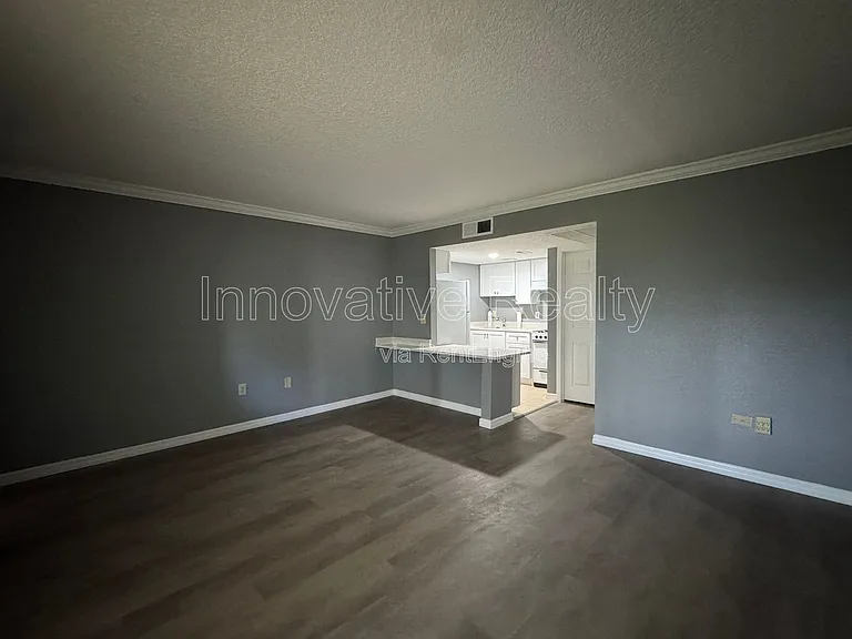 120 Blue Pointe Way #130 — Photo 1