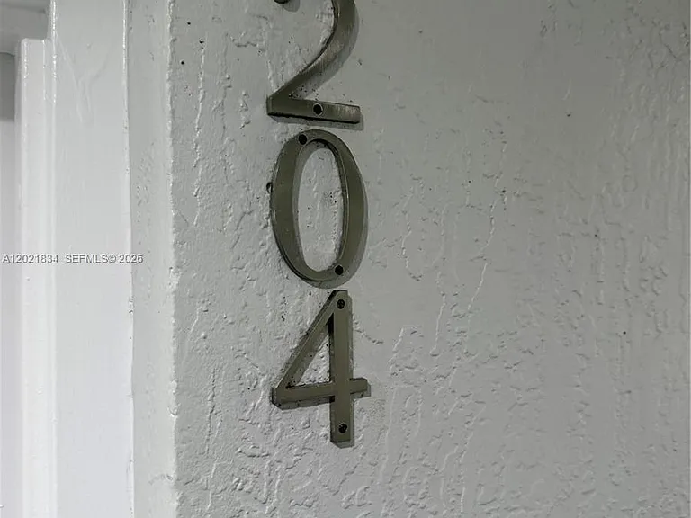 717 SW 11th Ave #204 — Photo 7