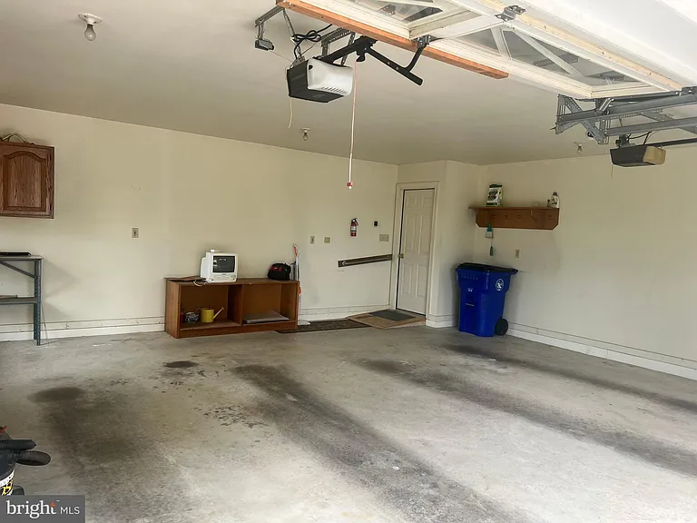 10319 Harmony Rd — Photo 31