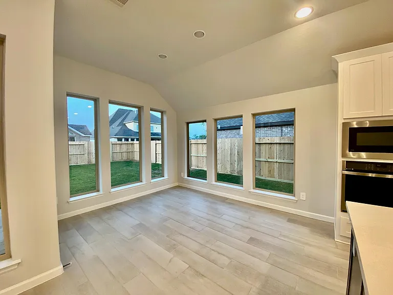 9411 Trestle Creek Ct — Photo 4