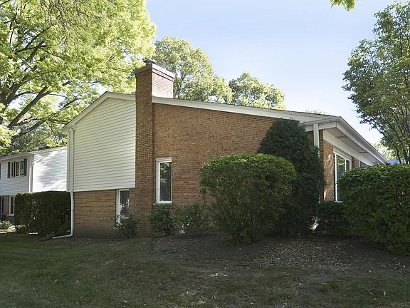 2nd image of 2602 E Garden Walk