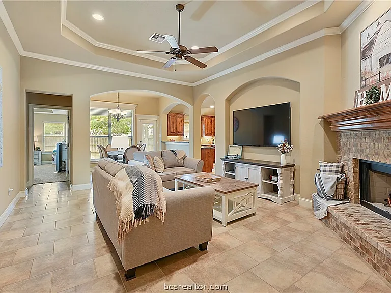 4008 Noirmont Ct — Photo 2